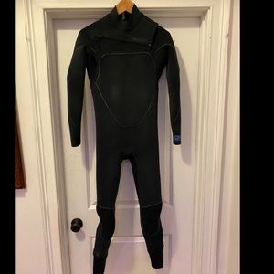 Patagonia R1 wetsuit 3/2 sz. Medium